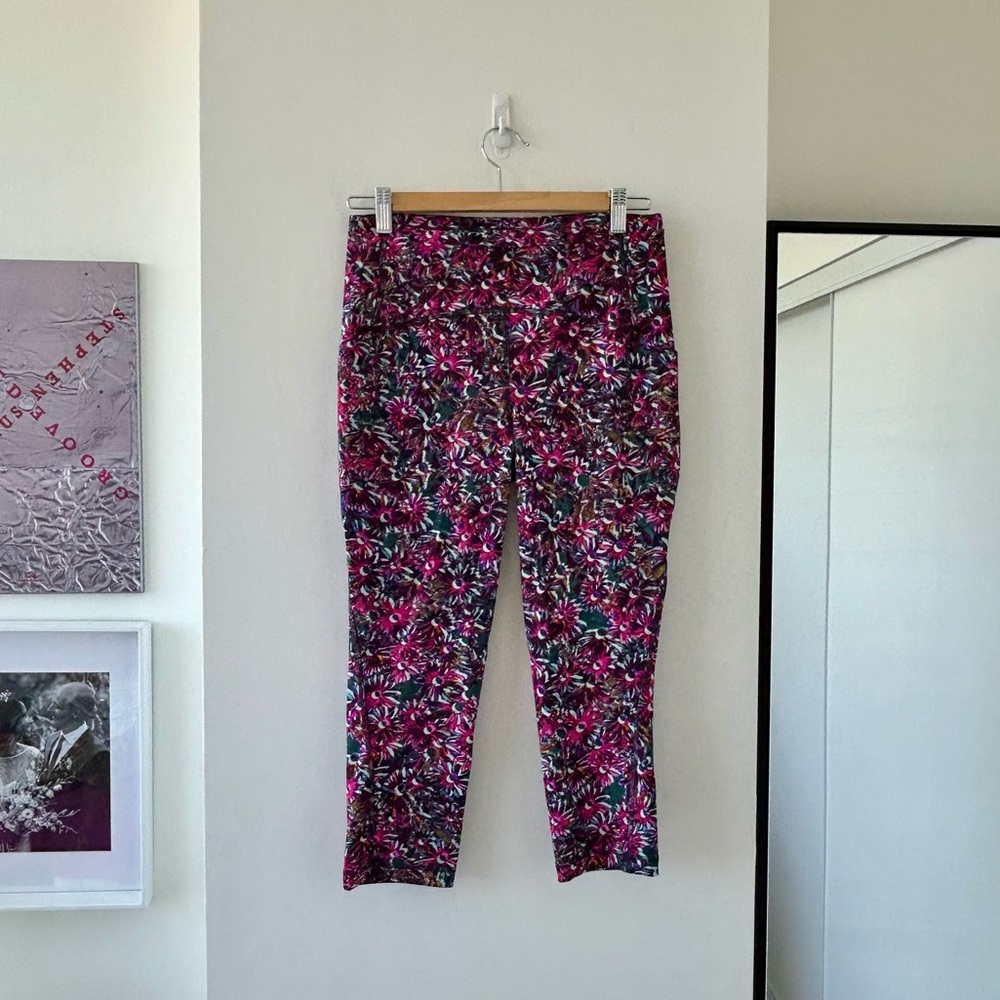 Lululemon Swift Speed High-Rise Crop 21"
Floral Electric Multi - Picture 7 of 9
